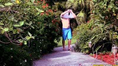 Levi and Pauly went almost win some greasy fast table almost